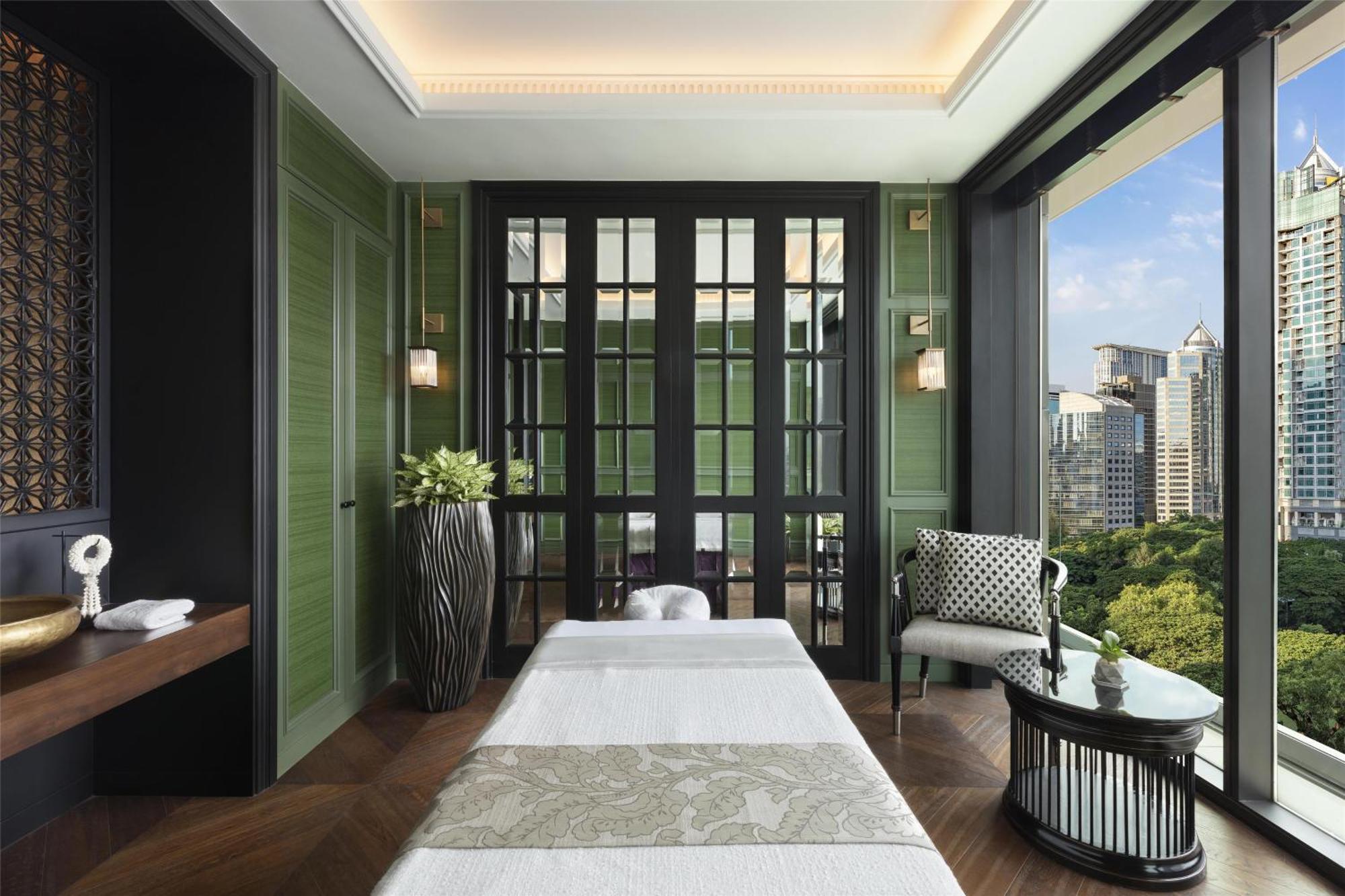 Sindhorn Kempinski Hotel Bangkok Exterior photo